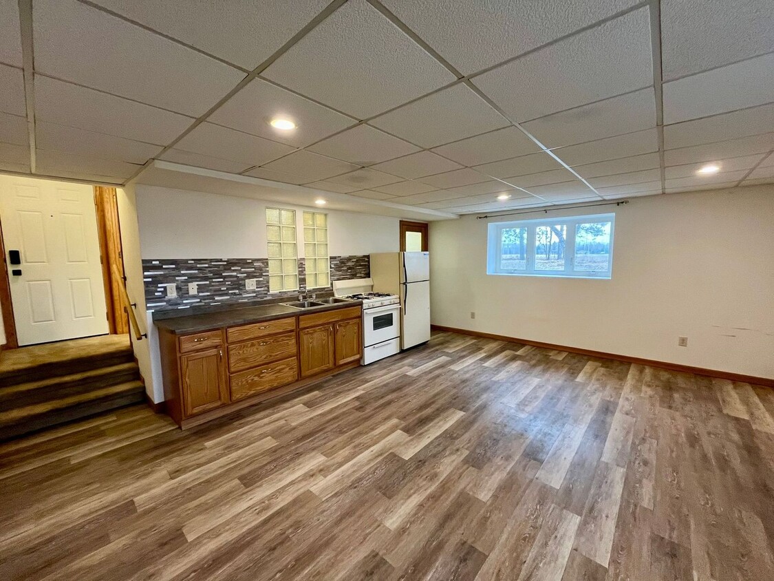 Foto principal - 2093 Creek Rd