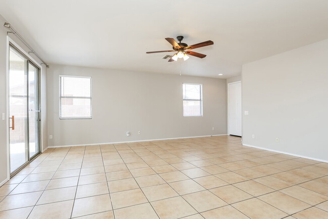 Building Photo - 7805 S 68th Dr
