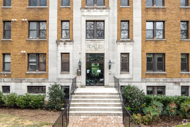 Entrada - Richelieu Condominium