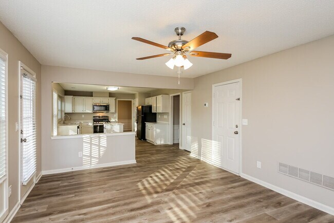 Foto del edificio - 4150 Ancroft Cir