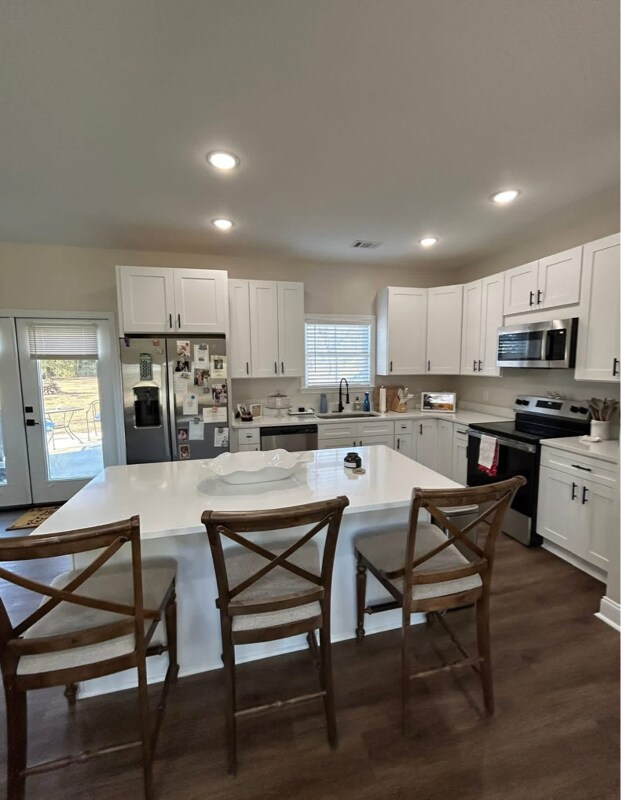 Building Photo - 957 High Bluff Cir