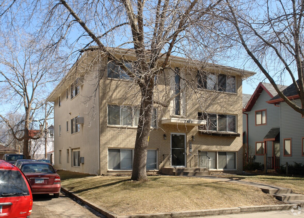 Primary Photo - 2417 Elliot Ave S