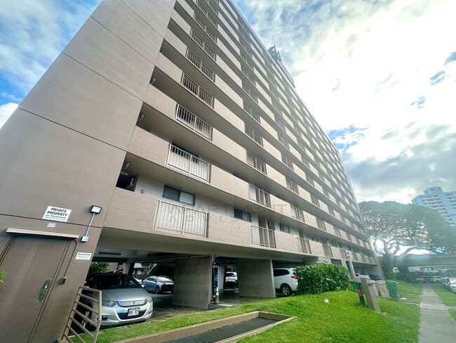 Foto del edificio - FANTASTIC MAKIKI 1 BD / 1 BA / 1 PKG! CENT...