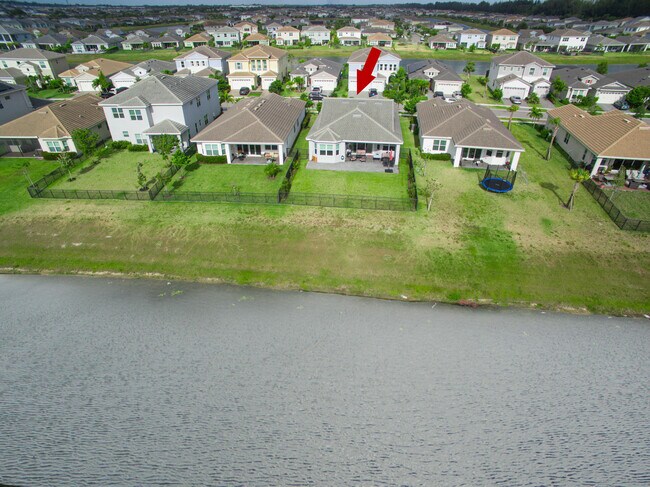 Foto del edificio - 15286 Goldfinch Cir