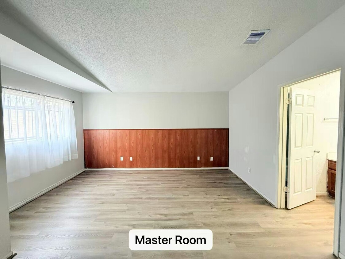 Photo - 6418 Gladewell Drive