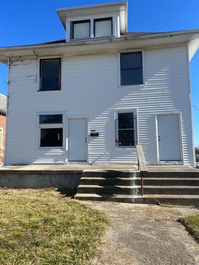 Primary Photo - 2218 Catalpa Dr.