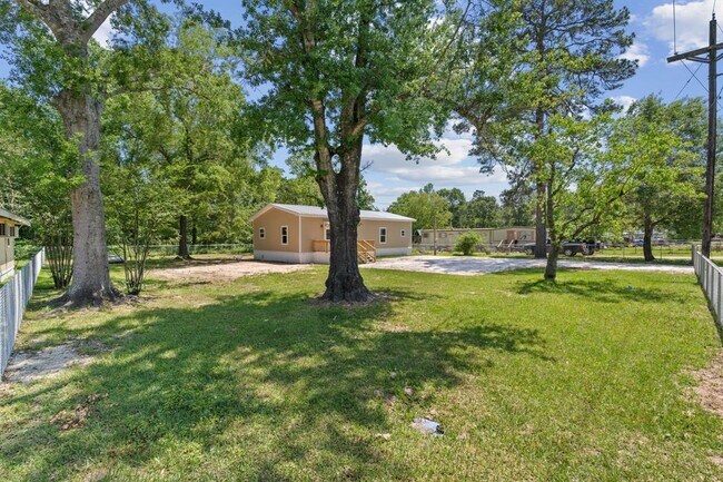 Building Photo - 1943 Farm to Market 1010 Rd