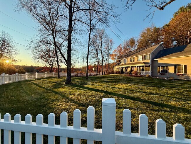 Foto del edificio - 1565 West St