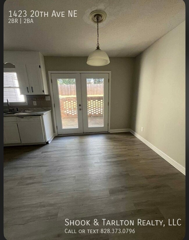 Photo - 1423 20th Ave NE Apartment