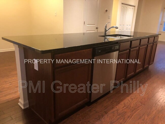 Building Photo - 106 Mercer Ct