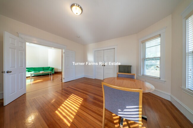 Foto del edificio - 124 Forest St