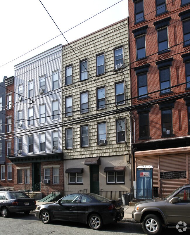 Building Photo - 312 Monroe St