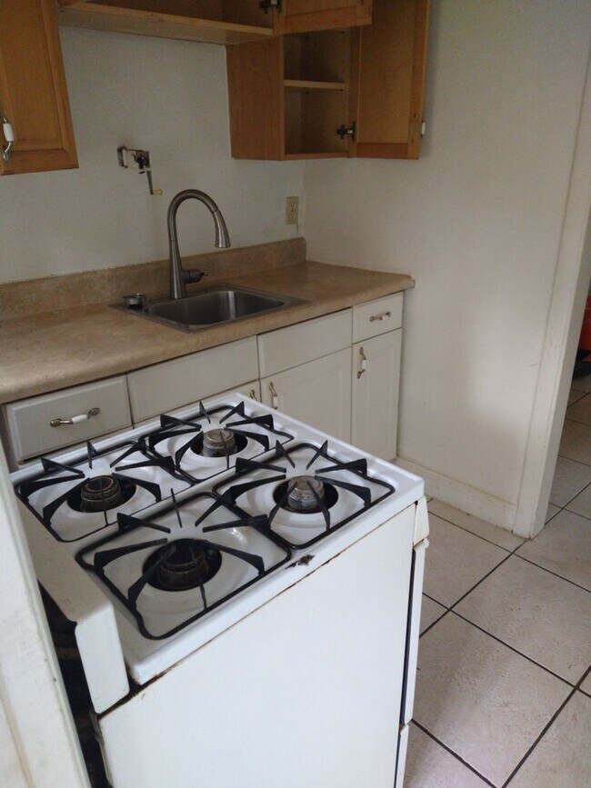 Foto del edificio - 423 - 425 Linwood Ave