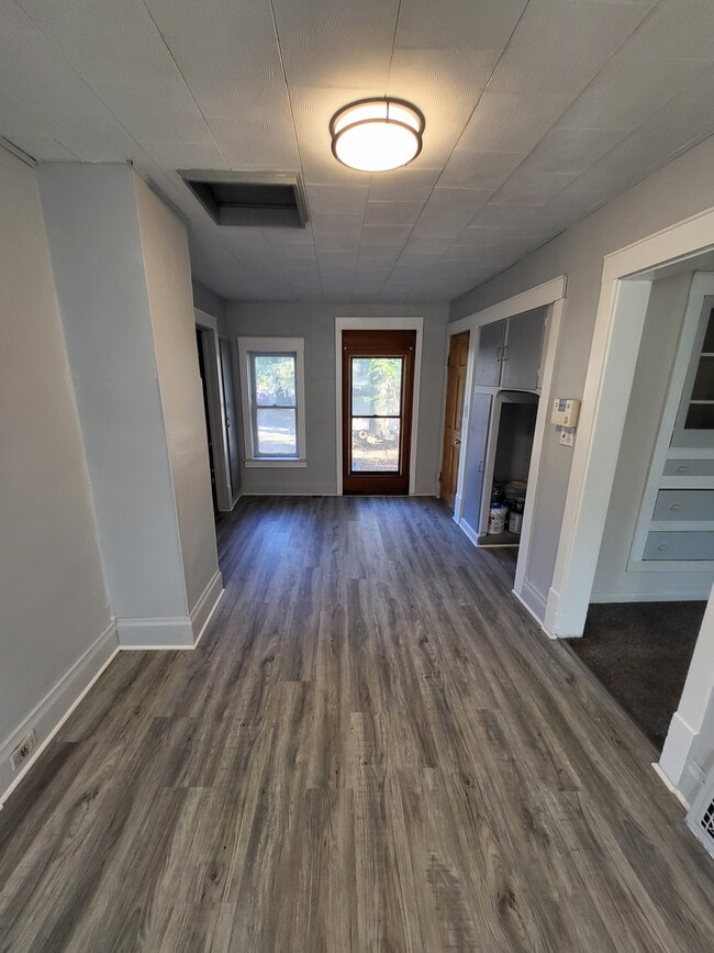 Building Photo - 3113 Mona St