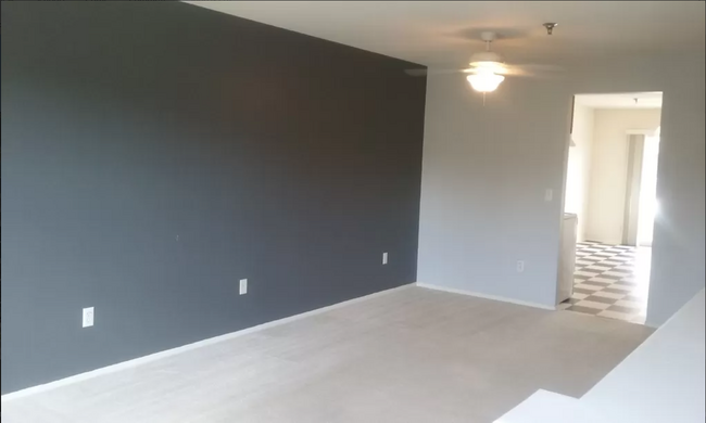 Building Photo - 124 Saber Way