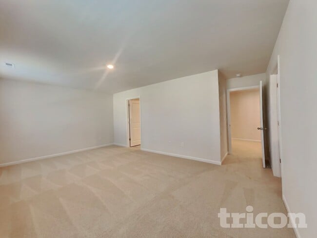 Building Photo - 141 Chapel Dr