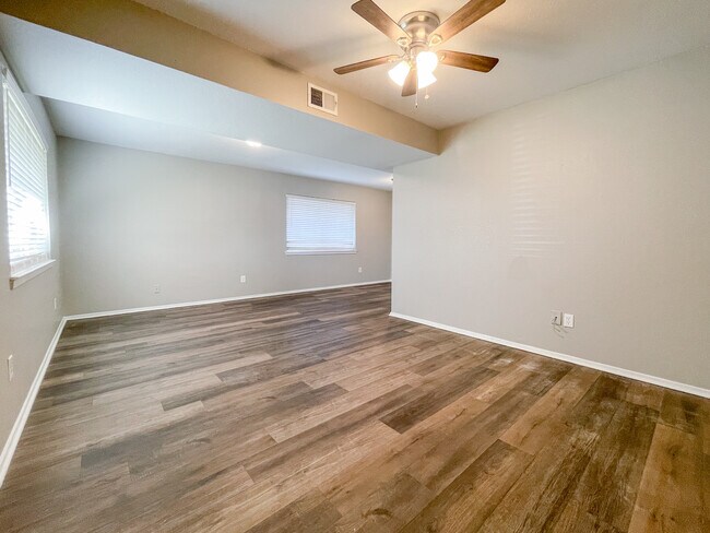 Foto del edificio - 407 N Bermuda St