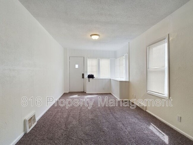 Building Photo - 7132 Bellefontaine Ave