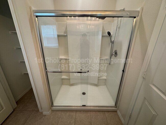 Foto del edificio - 8132 Cedar Lake Ln