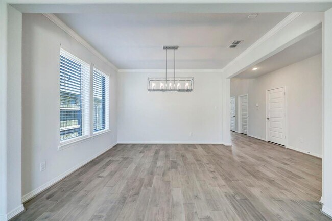 Foto del edificio - 8914 Milam Grove Dr