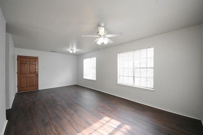 Foto del edificio - 1903 E 20th St