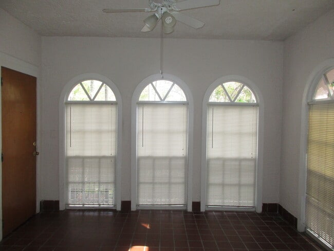 Building Photo - 230 Phoenetia Ave