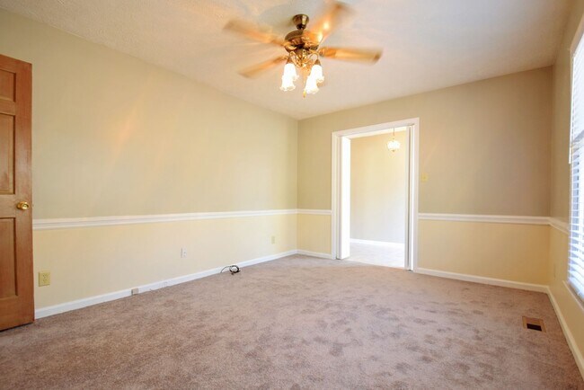 Building Photo - Briarwood Hills