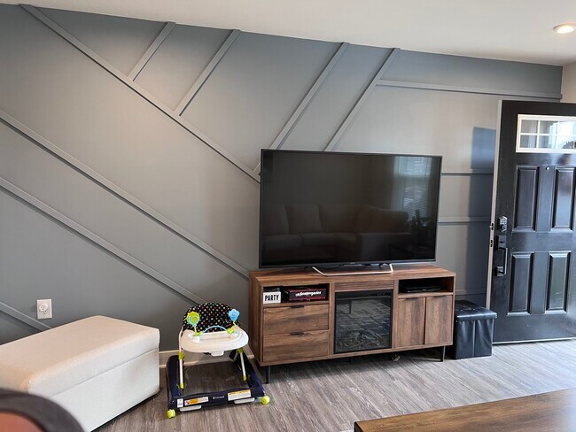 Foto del edificio - 5485 Austin Woods Dr
