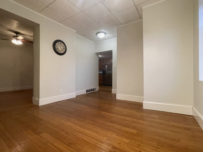 Dining room - 221 Saint Marys St