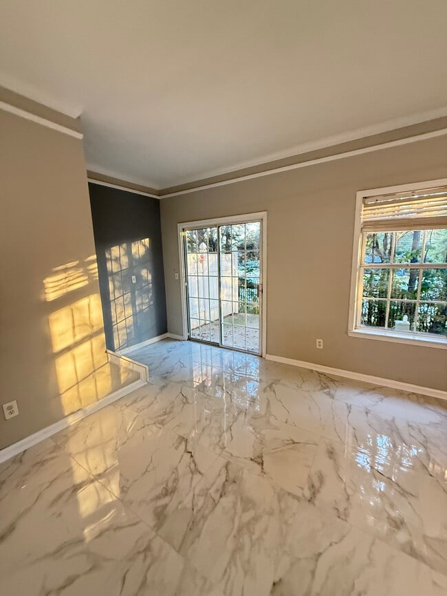 Foto del edificio - 323 Parc River Blvd