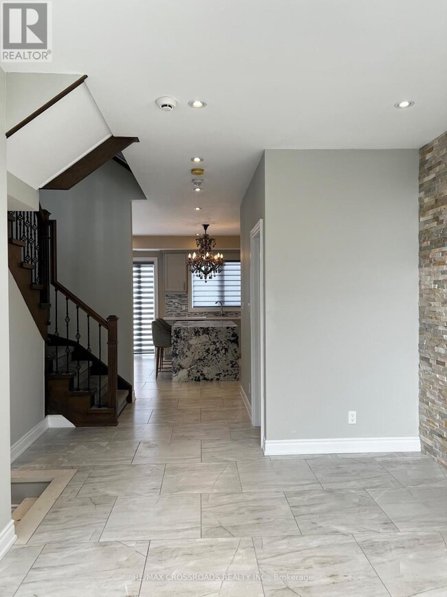 Building Photo - 602 Lake Dr S