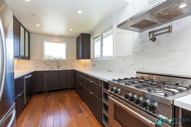 Building Photo - Miraloma: Remodeled & Detached Single Fami...