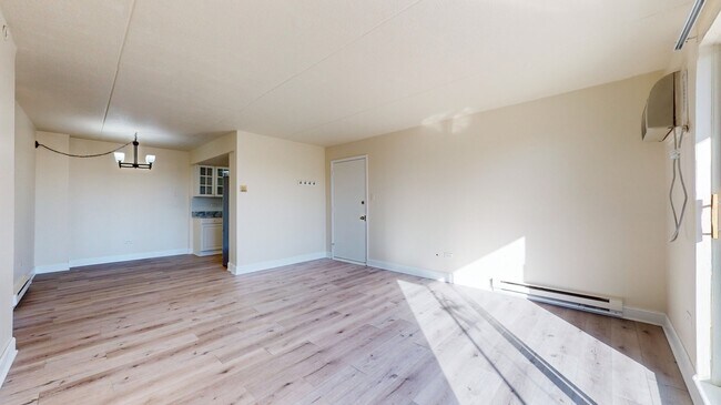 Building Photo - 7325 Tiffany Dr