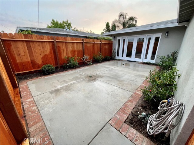 Building Photo - 1555 Santa Ana Ave