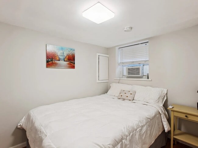 Building Photo - 2609 11th St NW
