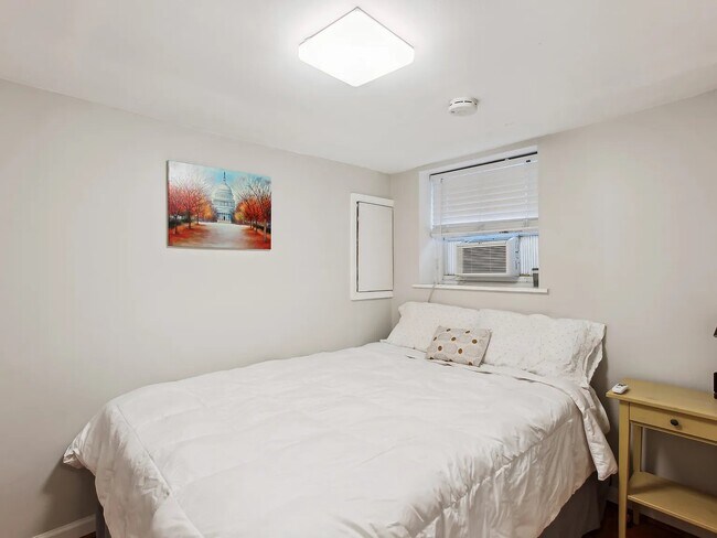 Foto del edificio - 2609 11th St NW