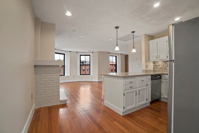 Building Photo - 668 Tremont St
