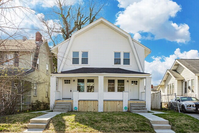 Front - 115-117 N Chase Ave