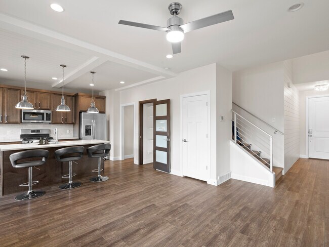Building Photo - 1116 W Cattail Ct