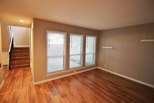 Foto del edificio - 18240 Midway Rd