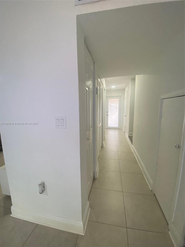 Foto del edificio - 4543 W 14th Ct