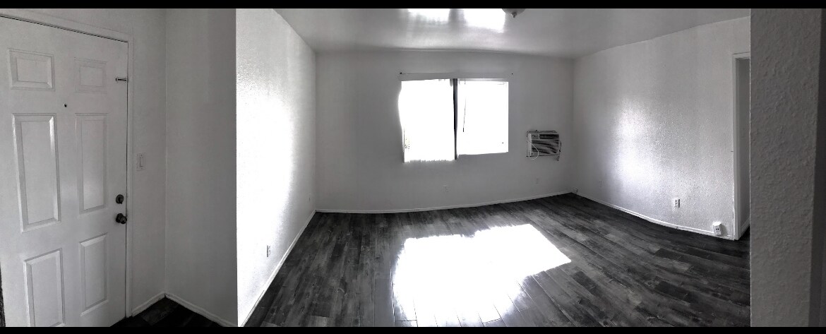 Foto principal - 5660 Case Ave