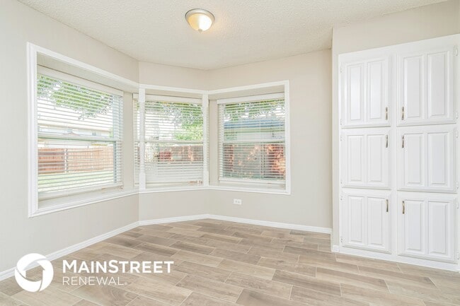 Foto del edificio - 1137 Wood Heights Dr