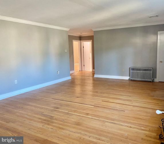 Building Photo - 266 Morris St