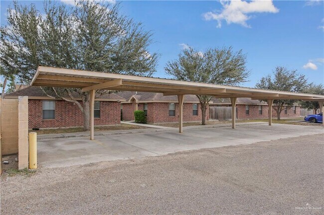 Foto del edificio - 6 Baltic Ave