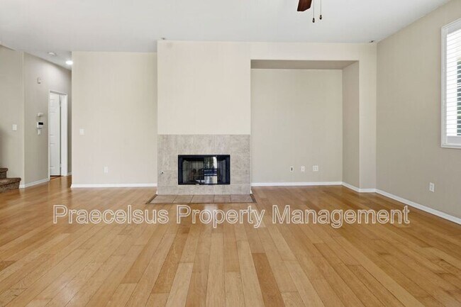 Foto del edificio - 1293 Fools Gold Wy