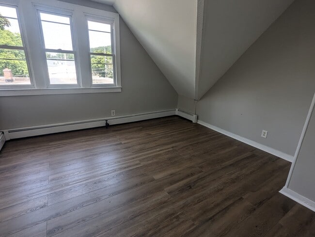 Building Photo - 1268 Quinnipiac Ave