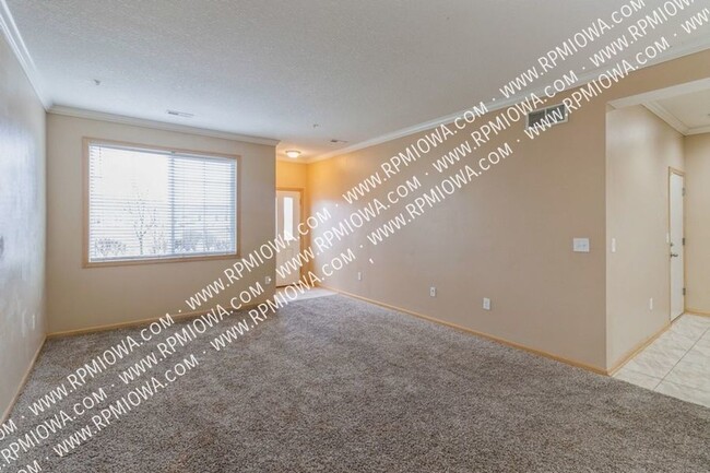 Foto del edificio - 3 Bedroom 2.5 Bath Townhome. Waukee Schools!!