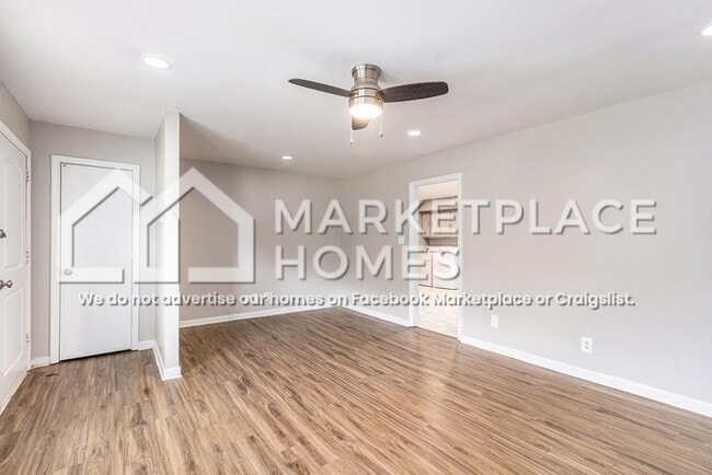 Building Photo - 3022 Menlo Park Dr