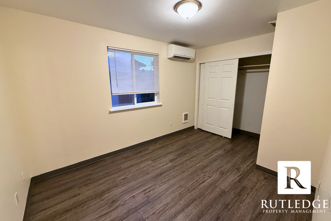 Foto del edificio - Newly remodeled 2 bedroom in Medford!